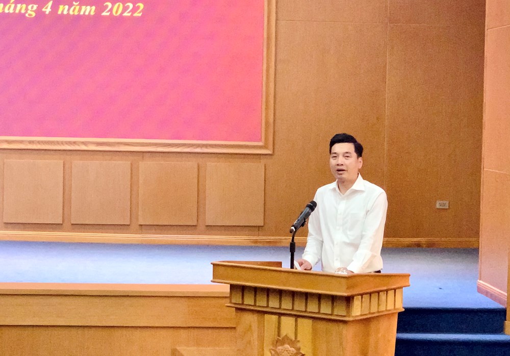 Đồng chí Nguyễn Việt Hà, Bí thư Quận uỷ Thanh Xuân phát biểu tại Hội nghị