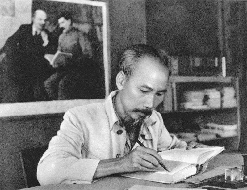 theo Chủ tịch Hồ Chí Minh, người cán bộ, đảng viên phải có “đạo đức cách mạng”, đó là cần, kiệm, liêm chính, chí công vô tư, nó đối lập hoàn toàn với chủ nghĩa cá nhân.