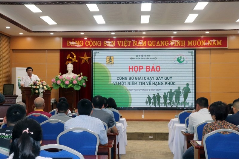 PGS.TS.BS Nguyễn Duy Ánh - Giám đốc BV Phụ sản Hà Nội thông tin tại buổi họp báo