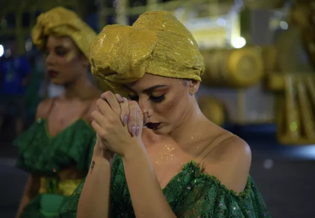Brazil: Rực rỡ sắc màu Lễ hội hoá trang Carnival - ảnh 9