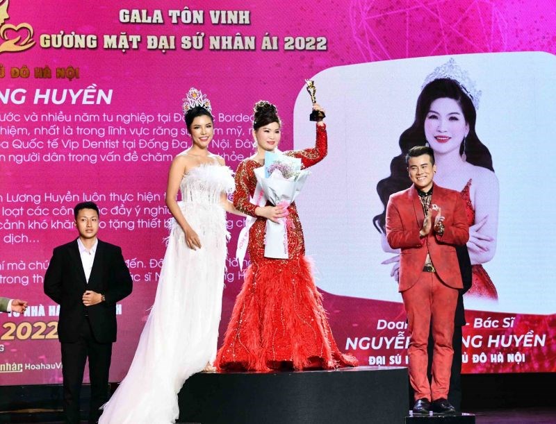 BS Nguyễn Lương Huyền được tôn vinh là gương mặt đại sứ nhân ái 2022 của Thủ đô