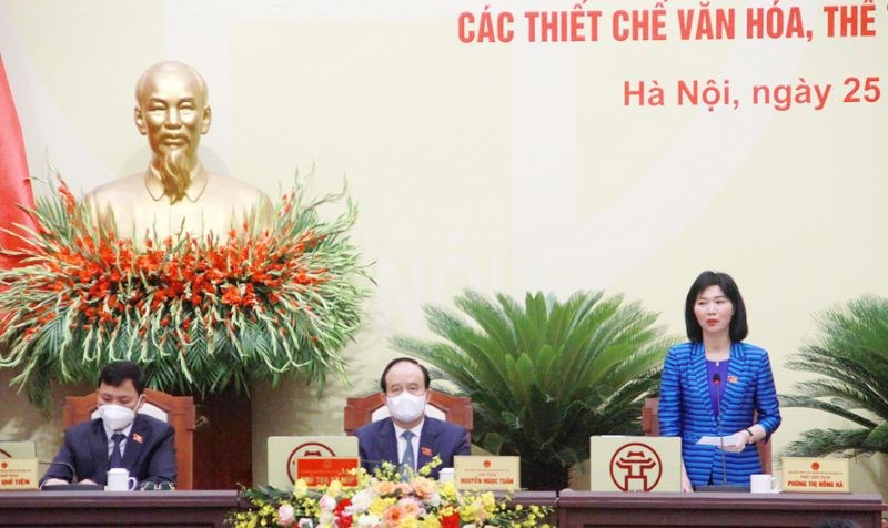 Phó Chủ tịch HĐND thành phố Hà Nội Phùng Thị Hồng Hà điều hành phiên chất vấnẢnh: P.V