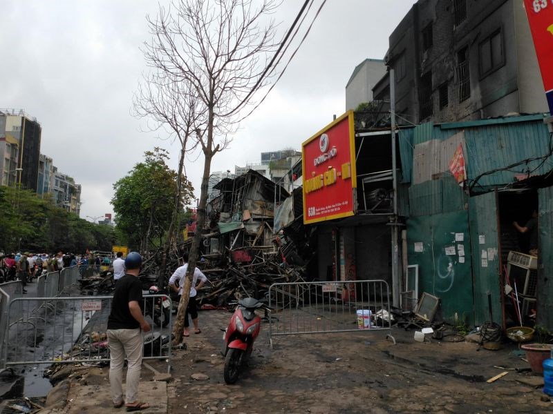 Hiện trường vụ cháy xảy ra ở đường Nguyễn Hoàng