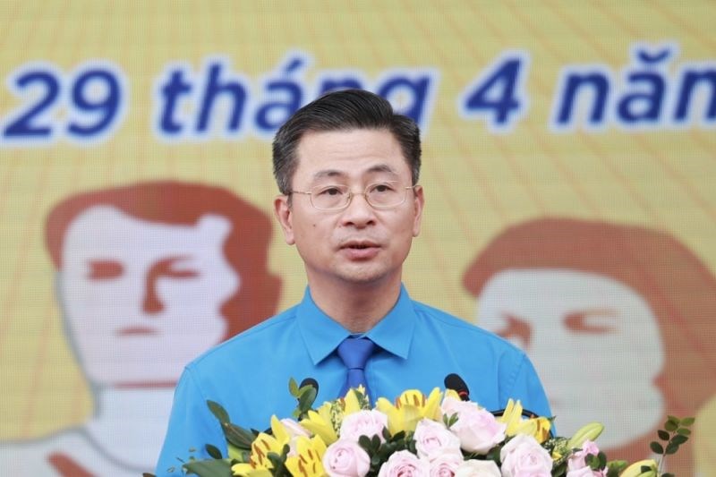 Chủ tịch Liên đoàn Lao động TP Hà Nội Nguyễn Phi Thường phát biểu phát động