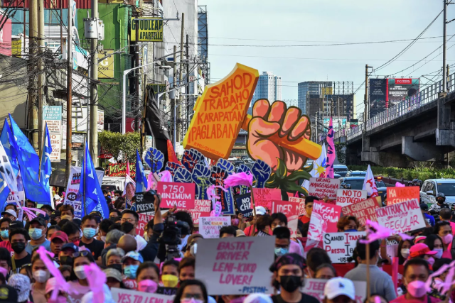Diễu hành trong lễ kỷ niệm ngày 1/5 ở Manila, Philippines.