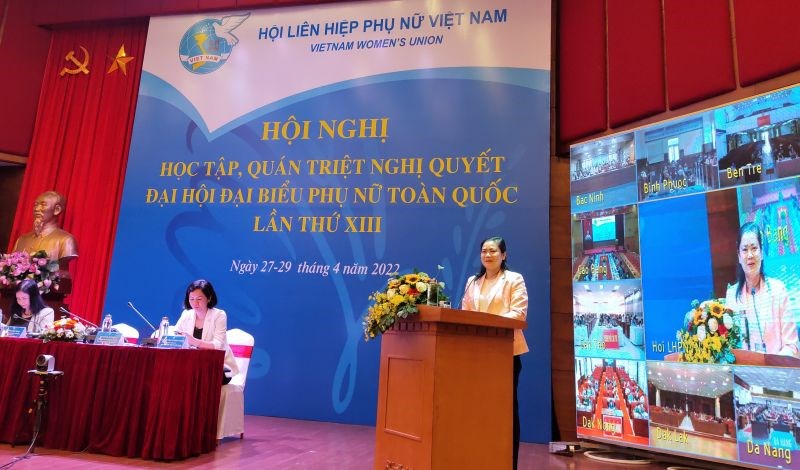 Đồng chí Đỗ Thị Thu Thảo, Phó Chủ tịch Thường trực Hội LHPN Việt Nam phát biểu tại hội nghị tập huấn 	Ảnh: P.V