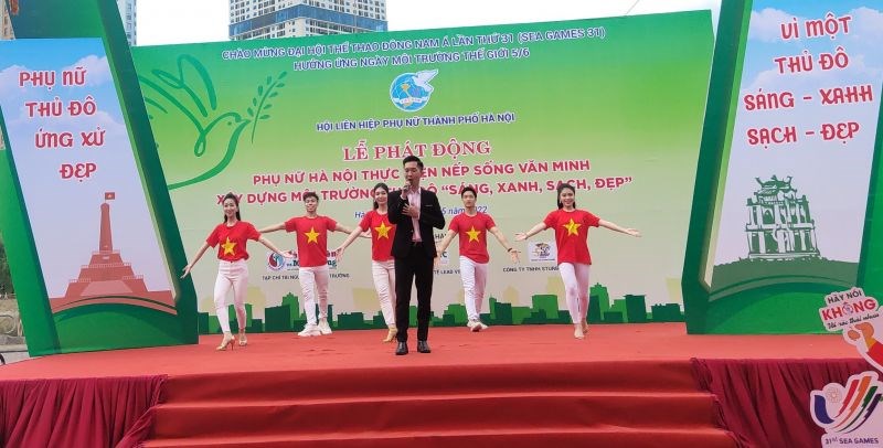 Phụ nữ Hà Nội phát động thực hiện nếp sống văn minh đô thị chào mừng SEA Games 31 - ảnh 6