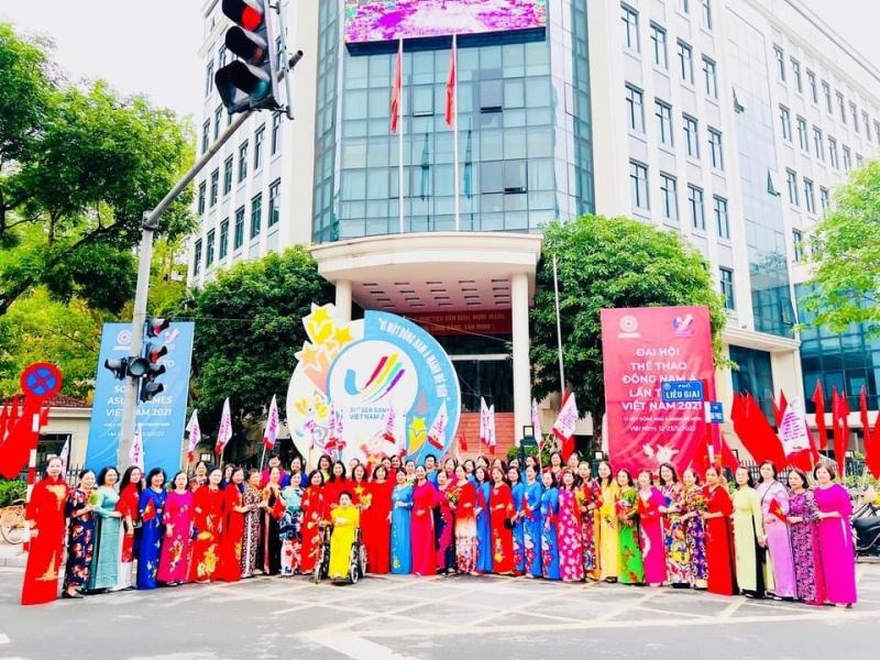 Cụm thi đua số 2, Hội LHPN quận Ba Đình:  Trình diễn áo dài chào mừng SEA Games 31 - ảnh 8