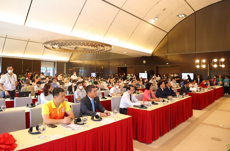 Đông đảo quan khách và phóng viên báo chí trong nước, quốc tế đã tham dự sự kiện