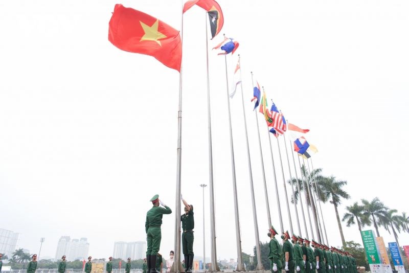 Mỗi đoàn thể thao các nước dự Lễ thượng cờ sẽ gồm 31 thành viên, tương ứng với con số 31 kỳ SEA Games, cùng đại diện Đại sứ quán 10 nước Đông Nam Á tại Hà Nội.