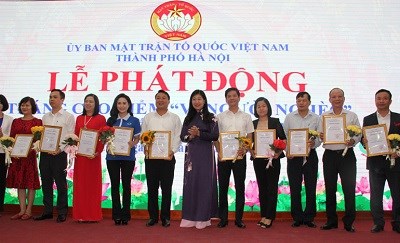 Hà Nội tiếp nhận hơn 7,2 tỷ đồng ủng hộ Quỹ “Vì người nghèo” năm 2019 - ảnh 1