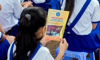 Học sinh có phải bắt buộc mua BHYT theo trường? - ảnh 1