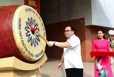 Bí thư Thành ủy Hà Nội Hoàng Trung Hải đánh trống khai giảng năm học mới - ảnh 4
