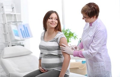 Điều cần nhớ khi tiêm vắc xin cho mẹ bầu  - ảnh 1