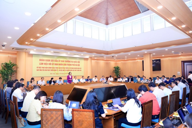 Đưa Thủ đô phát triển xứng tầm - ảnh 2