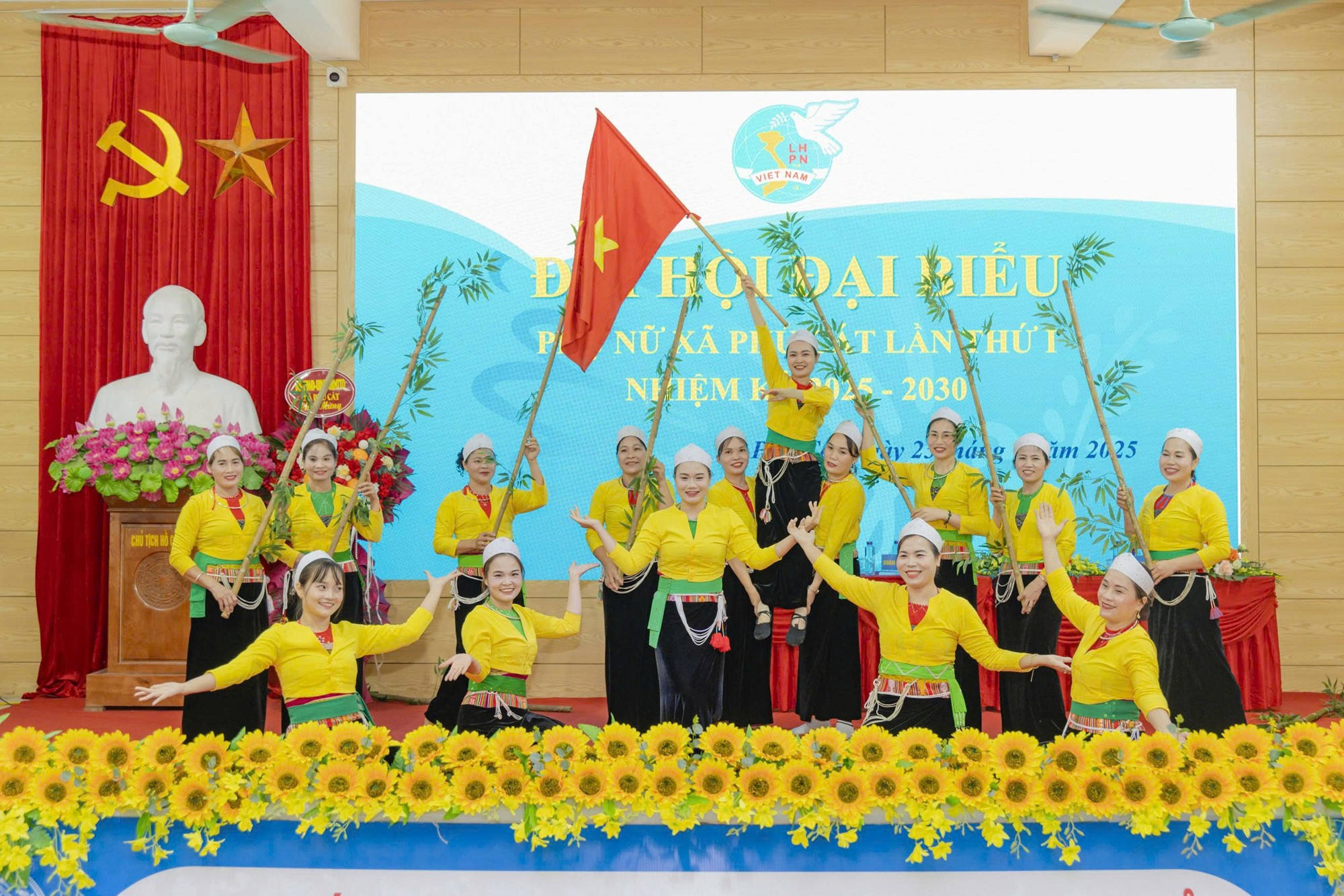 Phụ nữ Phú Cát chung sức xây dựng xã “Văn minh - Hiện đại”, cùng Thủ đô vươn mình trong kỷ nguyên mới - ảnh 12