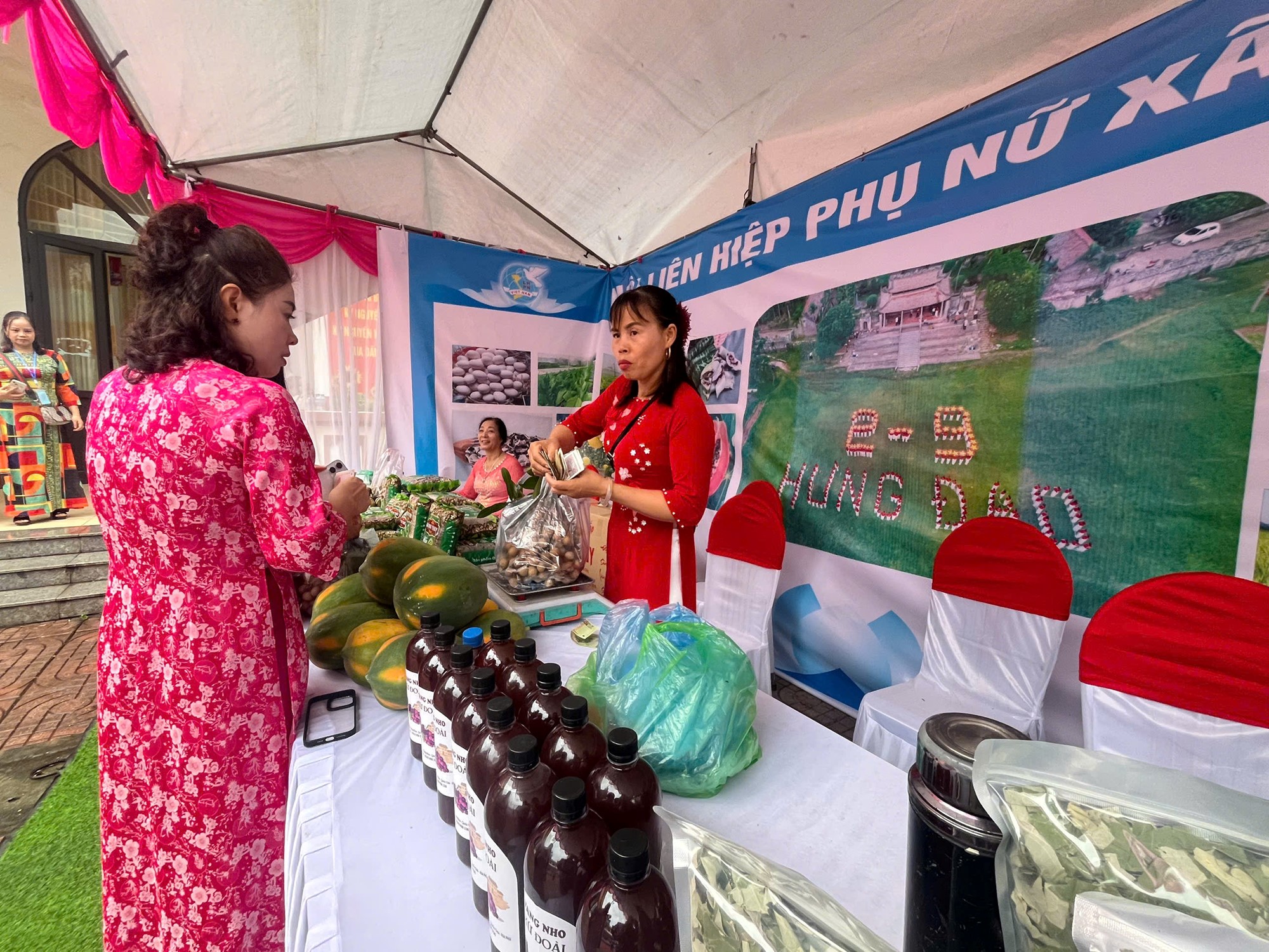 Phụ nữ Hưng Đạo phát huy truyền thống đoàn kết, sáng tạo, đổi mới, vững bước vào kỷ nguyên vươn mình của dân tộc - ảnh 22