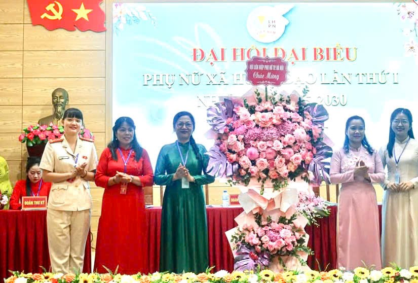 Phụ nữ Hưng Đạo phát huy truyền thống đoàn kết, sáng tạo, đổi mới, vững bước vào kỷ nguyên vươn mình của dân tộc - ảnh 5