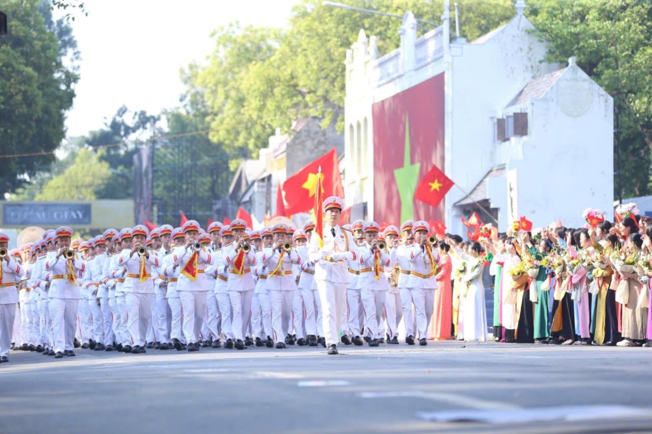 Xây dựng văn hoá người Hà Nội từ “Nói lời hay, làm việc tốt, ứng xử đẹp” - ảnh 4