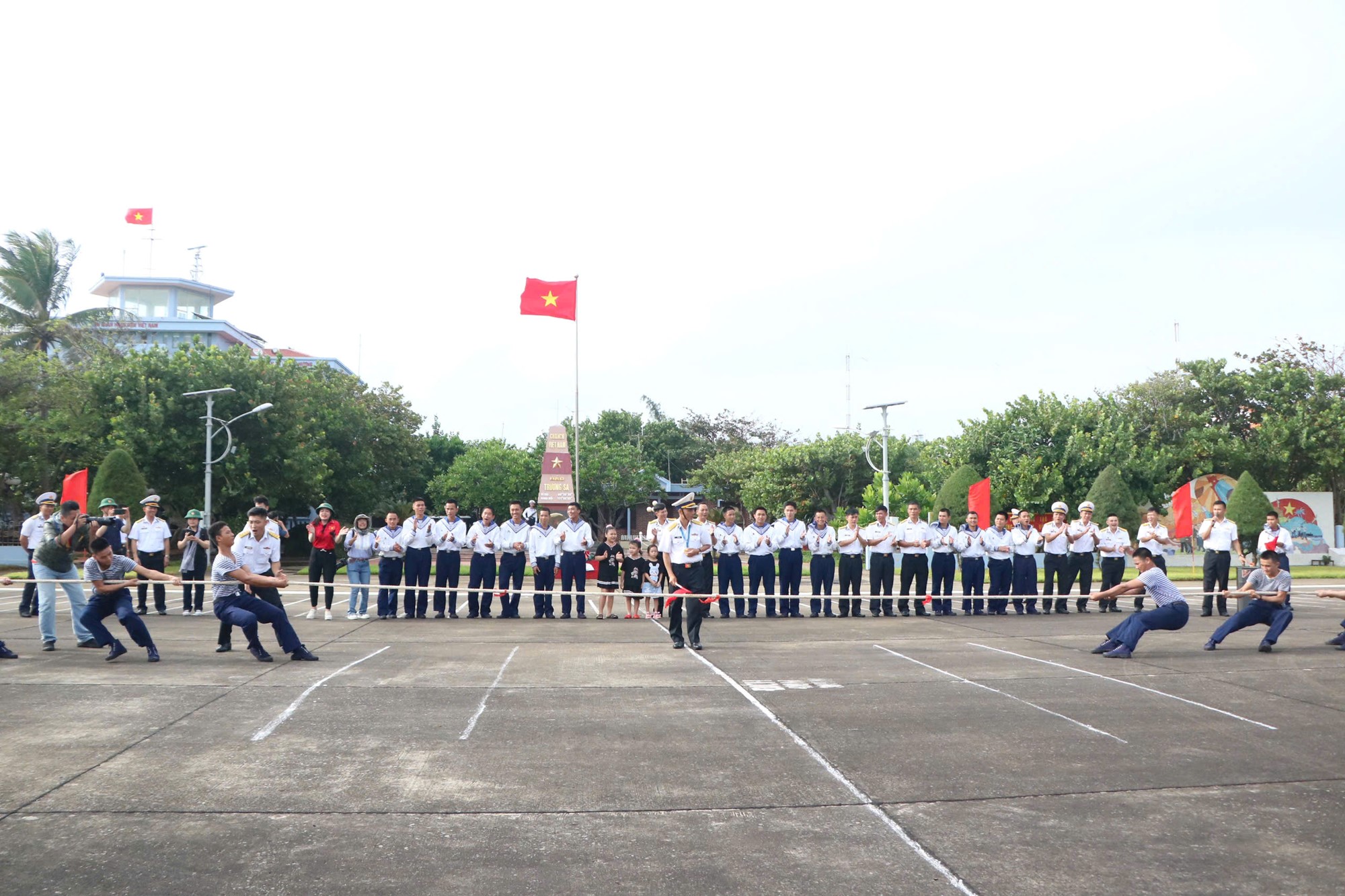 Rộn ràng đón Tết ở Trường Sa - ảnh 4