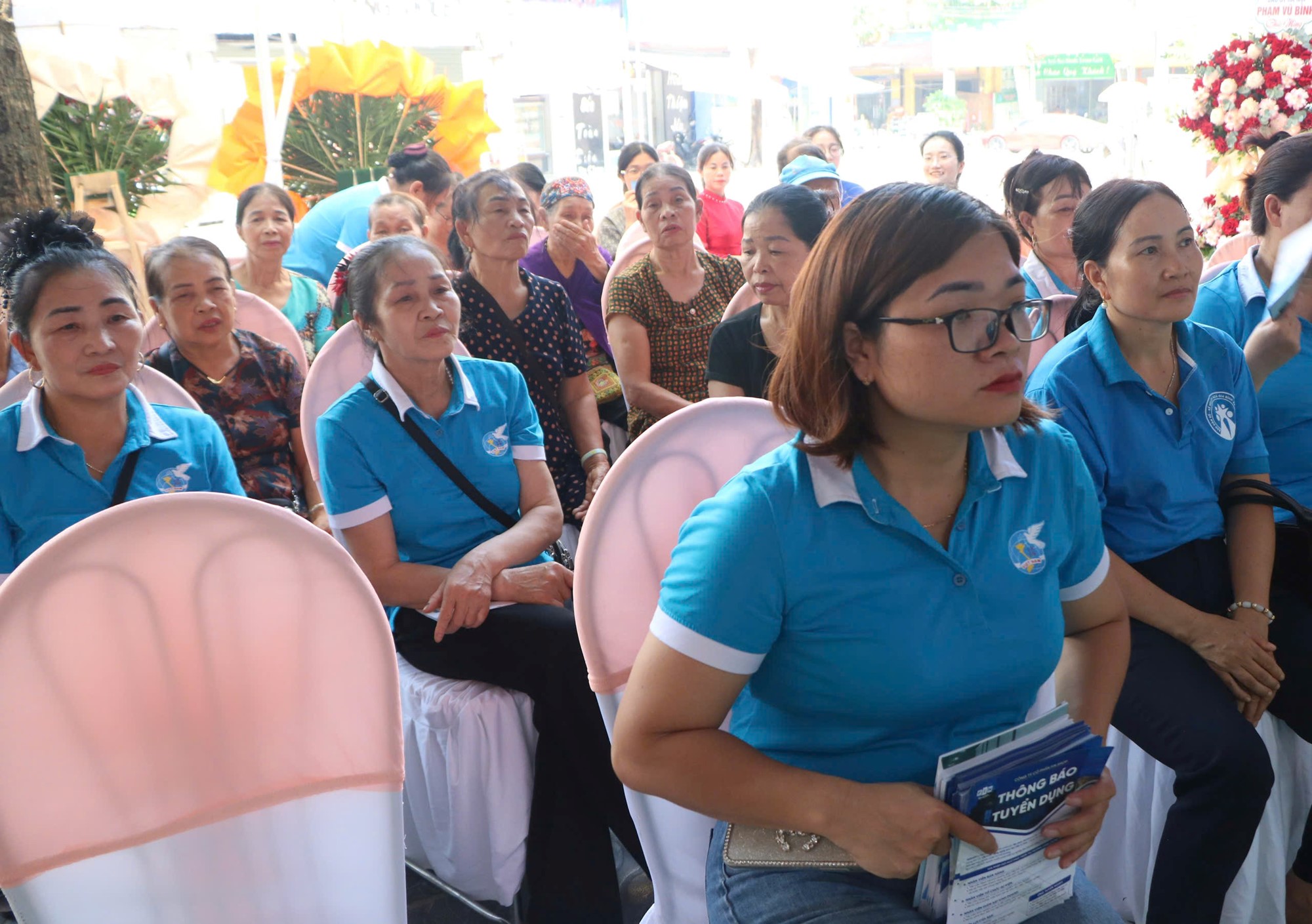 Hội LHPN xã Quang Minh ra mắt điểm hỗ trợ phụ nữ khởi nghiệp - ảnh 3