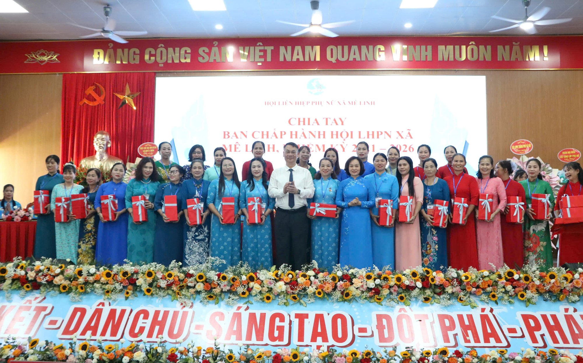 Phụ nữ Mê Linh “Đoàn kết - Dân chủ - Đổi mới - Đột phá - Phát triển” góp phần xây dựng tổ chức Hội vững mạnh - ảnh 11