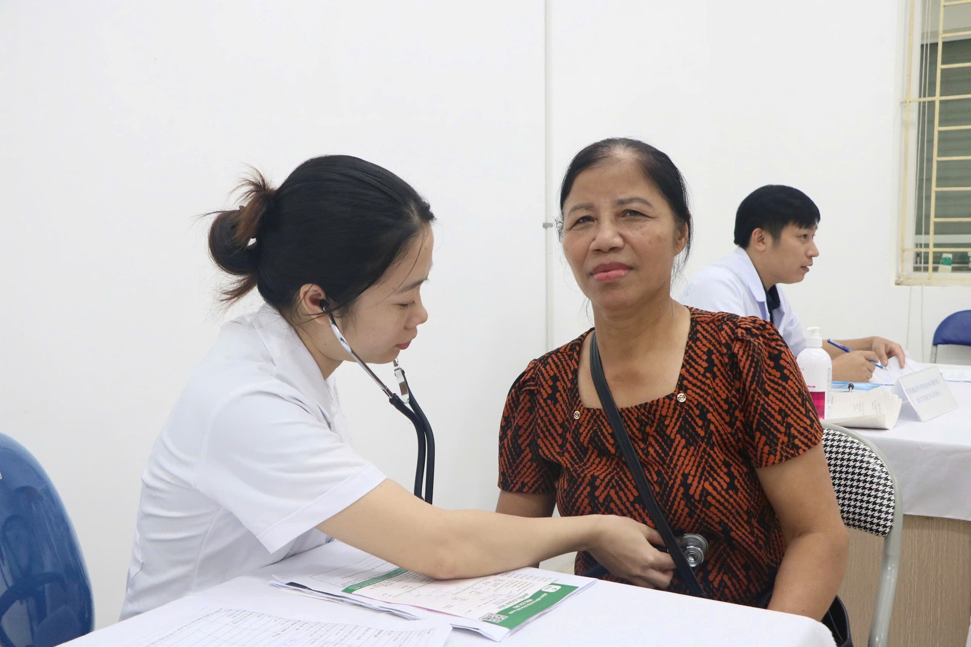 Xã Quang Minh: Hơn 63.000 người dân được khám, quản lý sức khỏe miễn phí - ảnh 7