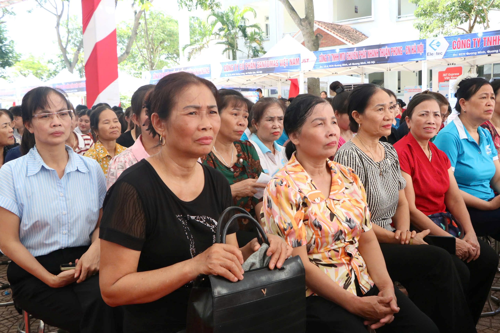 Xã Tiến Thắng tổ chức phiên giao dịch việc làm lưu động - ảnh 4