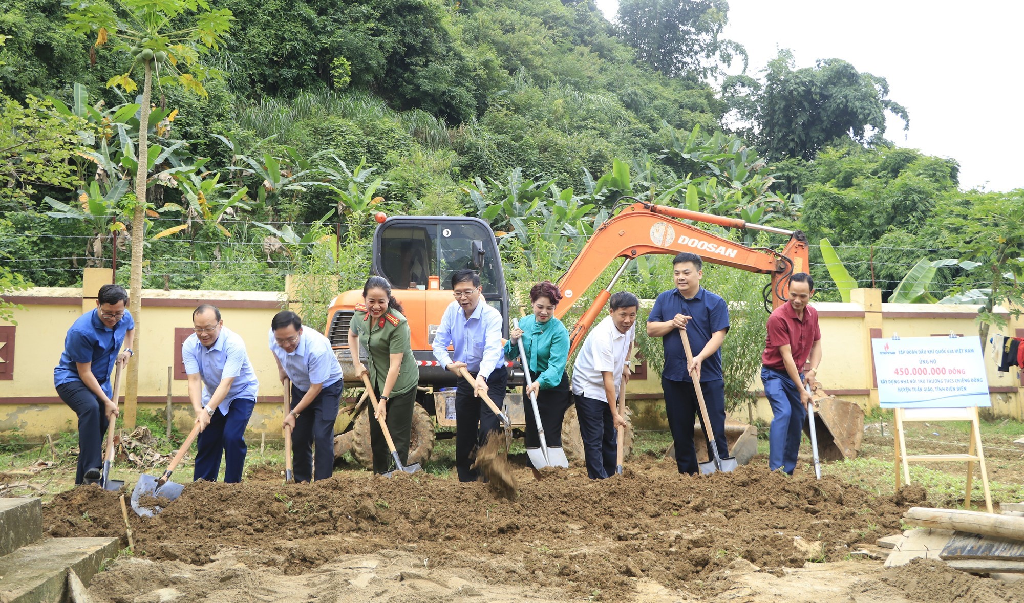 Lời hứa “xây nhà nội trú” cho các học sinh dân tộc đã thành hiện thực - ảnh 1