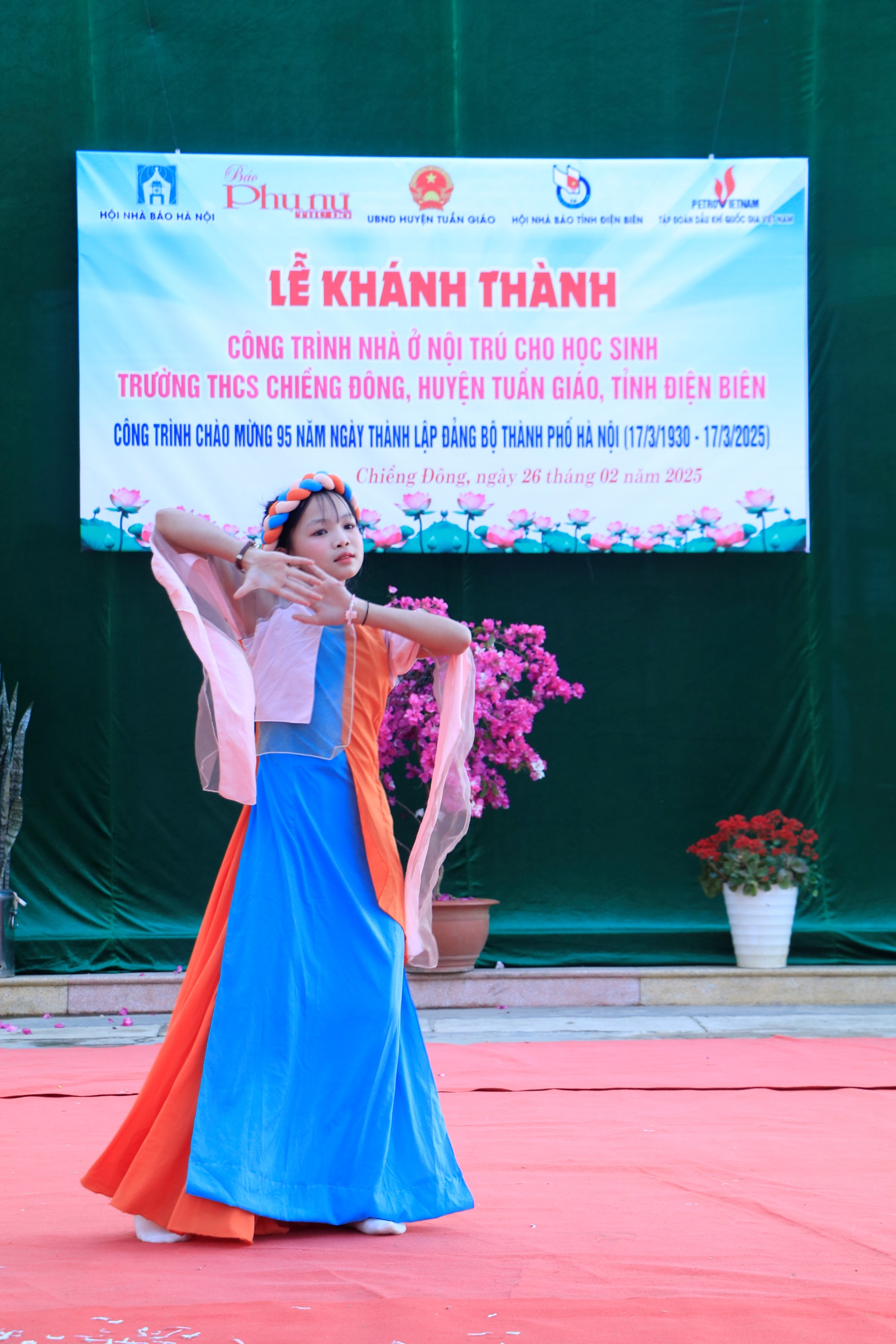 Lời hứa “xây nhà nội trú” cho các học sinh dân tộc đã thành hiện thực - ảnh 6
