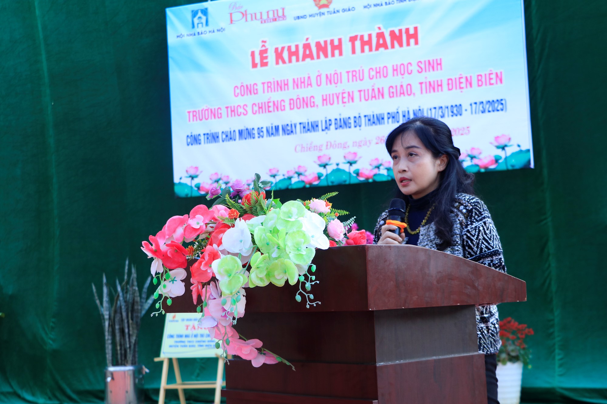 Lời hứa “xây nhà nội trú” cho các học sinh dân tộc đã thành hiện thực - ảnh 11