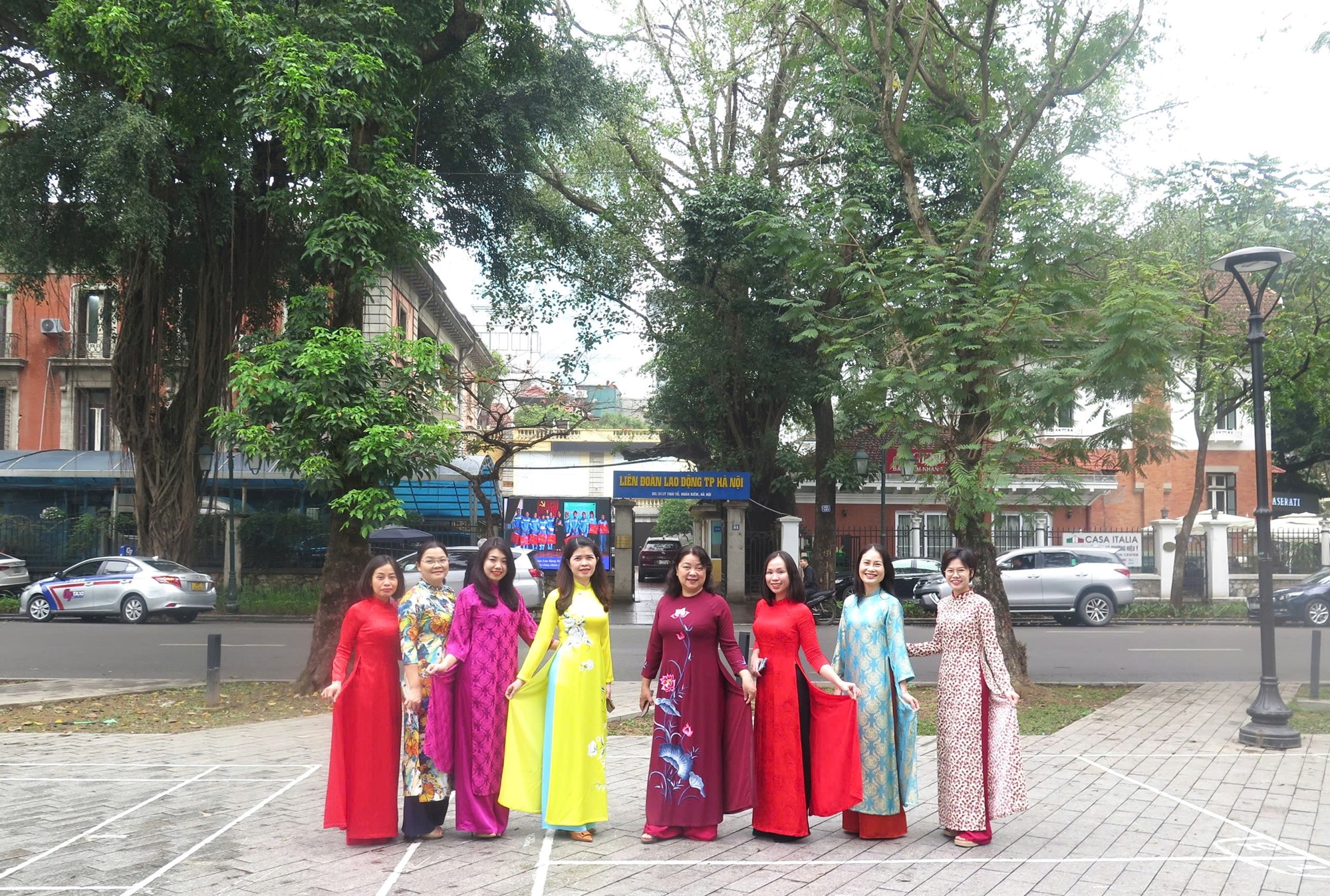 Nữ đoàn viên, người lao động Thủ đô hưởng ứng “Tuần lễ Áo dài” - ảnh 5