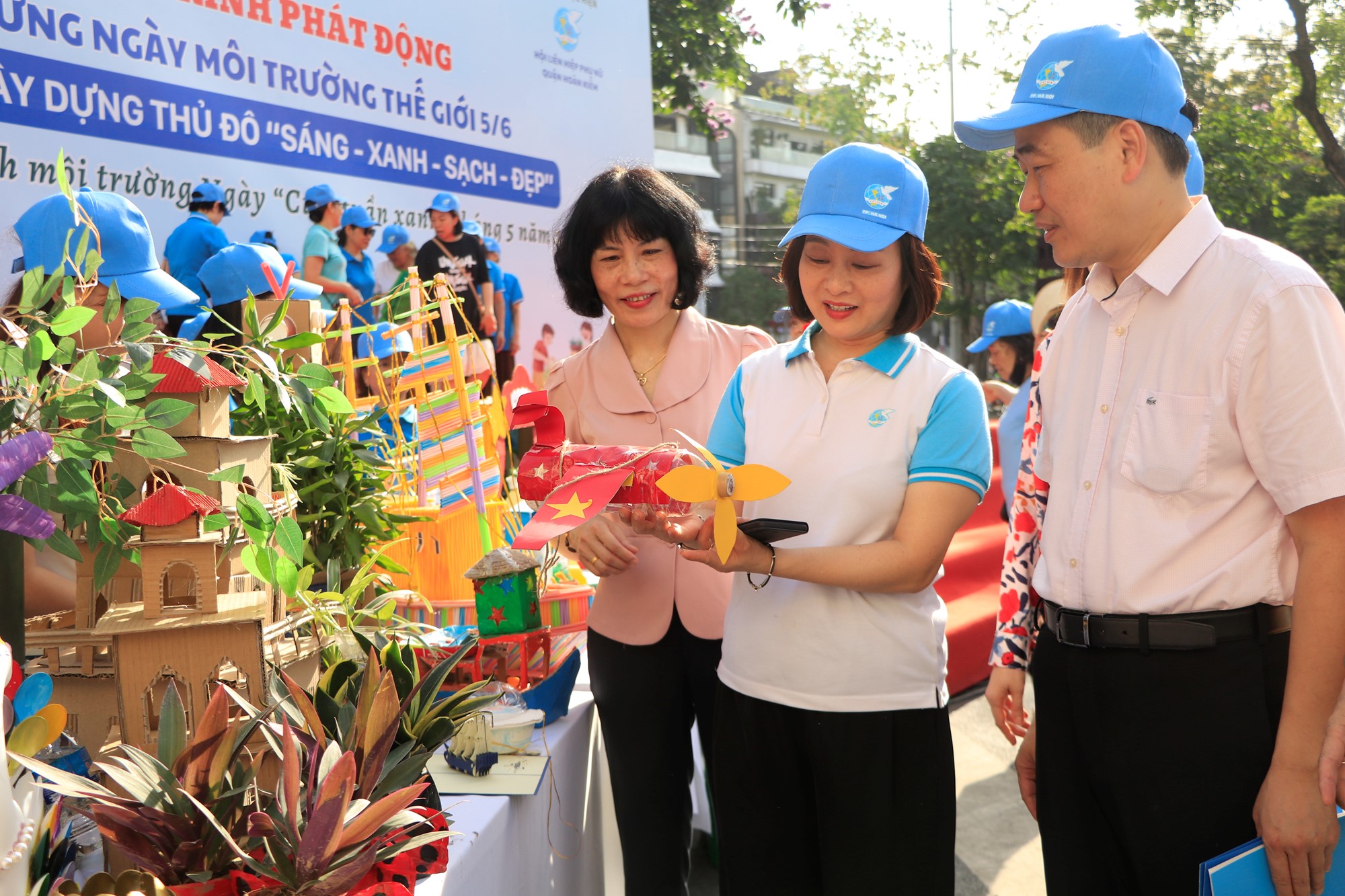 “Ngày cuối tuần xanh” của phụ nữ Hà Nội - ảnh 12