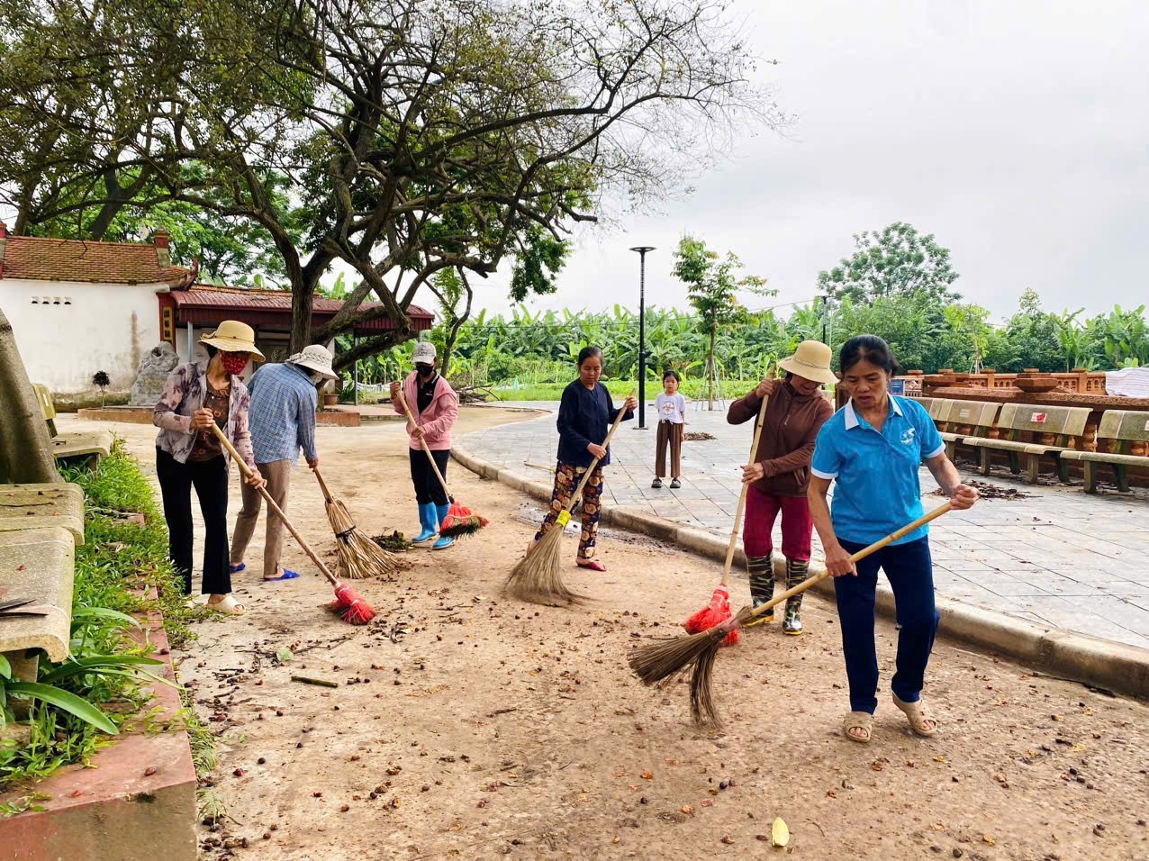 Ra quân làm đẹp cảnh quan đón chào thời khắc chính quyền địa phương 2 cấp chính thức vận hành - ảnh 8
