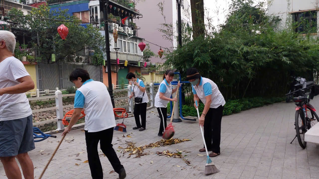 Hội LHPN phường Ba Đình: Lan tỏa lối sống xanh từ “tuyến phố không rác 24h”. - ảnh 7