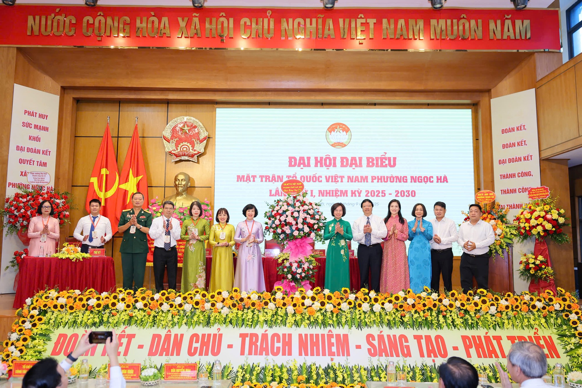 Đồng chí Trần Thị Hà Giang giữ chức Chủ tịch Ủy ban MTTQ Việt Nam phường Ngọc Hà - ảnh 2