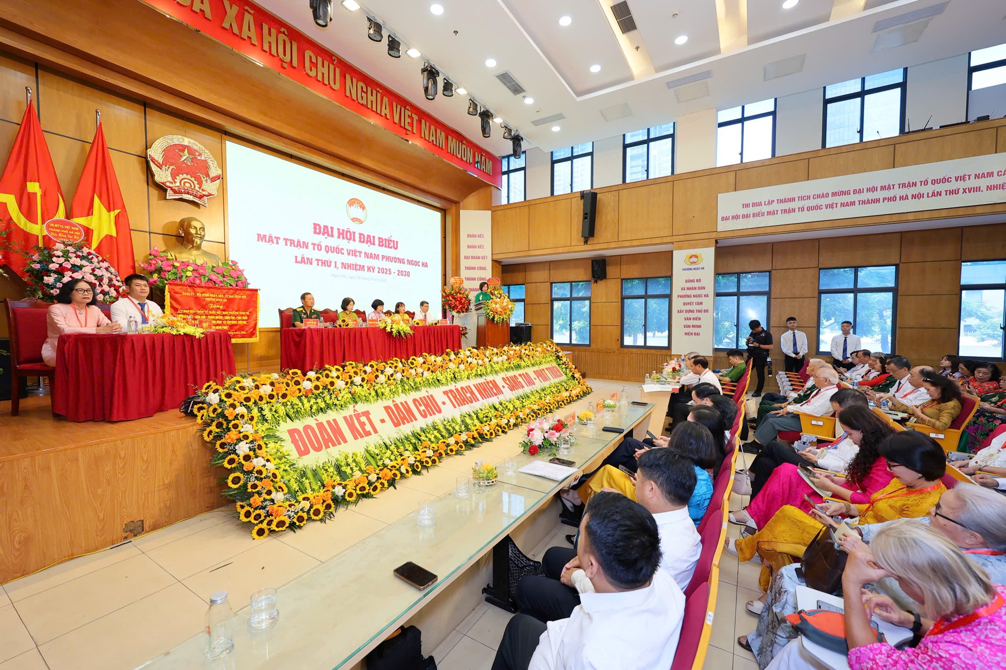 Đồng chí Trần Thị Hà Giang giữ chức Chủ tịch Ủy ban MTTQ Việt Nam phường Ngọc Hà - ảnh 5