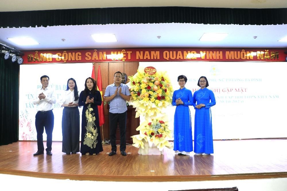 Đồng chí Phạm Quang Thanh, Thành ủy viên, Bí thư Đảng ủy, Chủ tịch HĐND phường Ba Đình trở thành hội viên danh dự của tổ chức Hội - ảnh 1