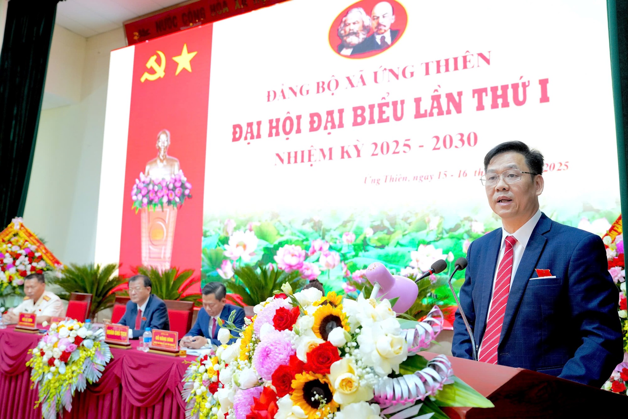 Phát huy nội lực, đoàn kết xây dựng Ứng Thiên phát triển vững mạnh, toàn diện - ảnh 9