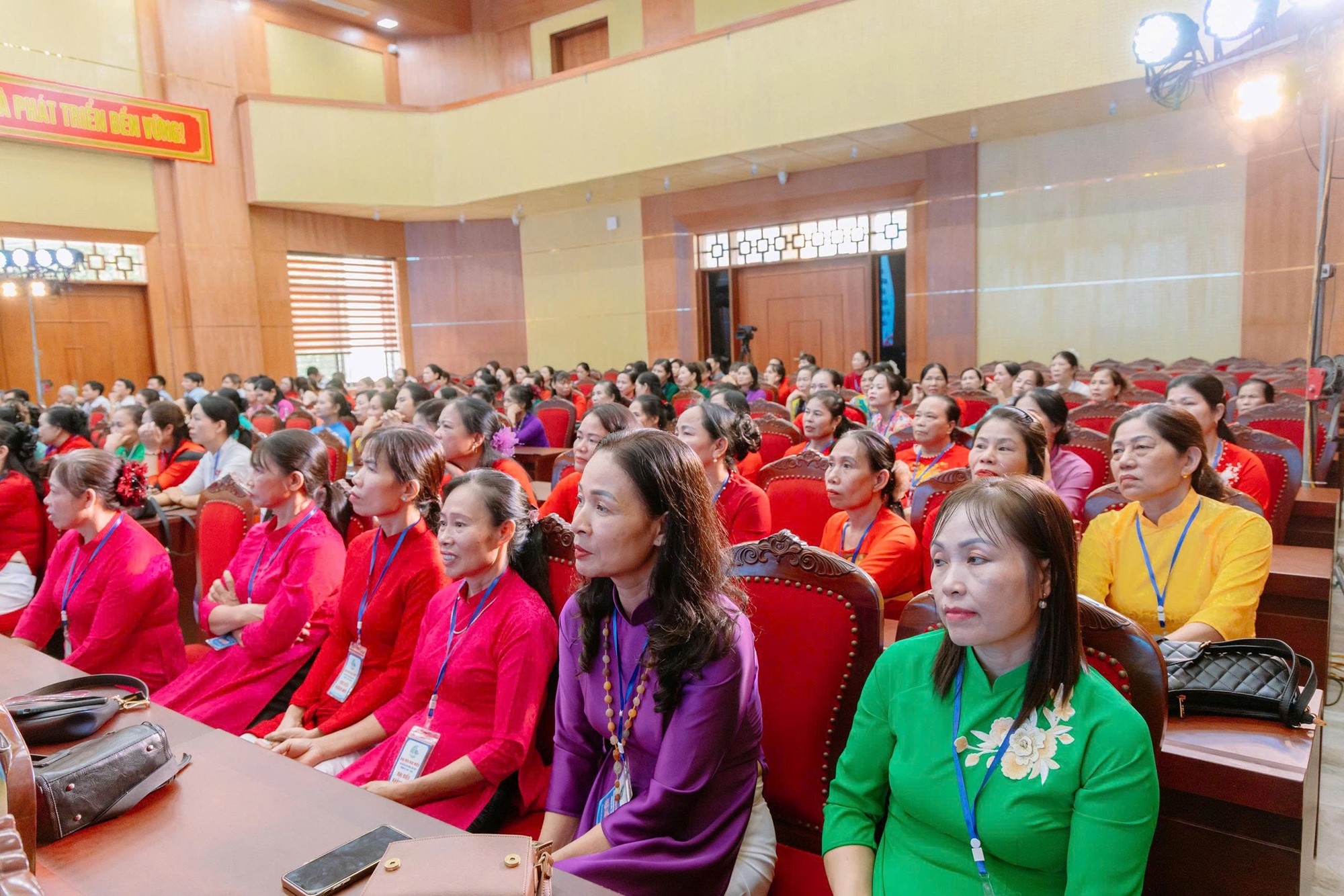 Phụ nữ Vân Đình bản lĩnh, trí tuệ, khẳng định vai trò nòng cốt xây dựng xã văn minh - ảnh 5