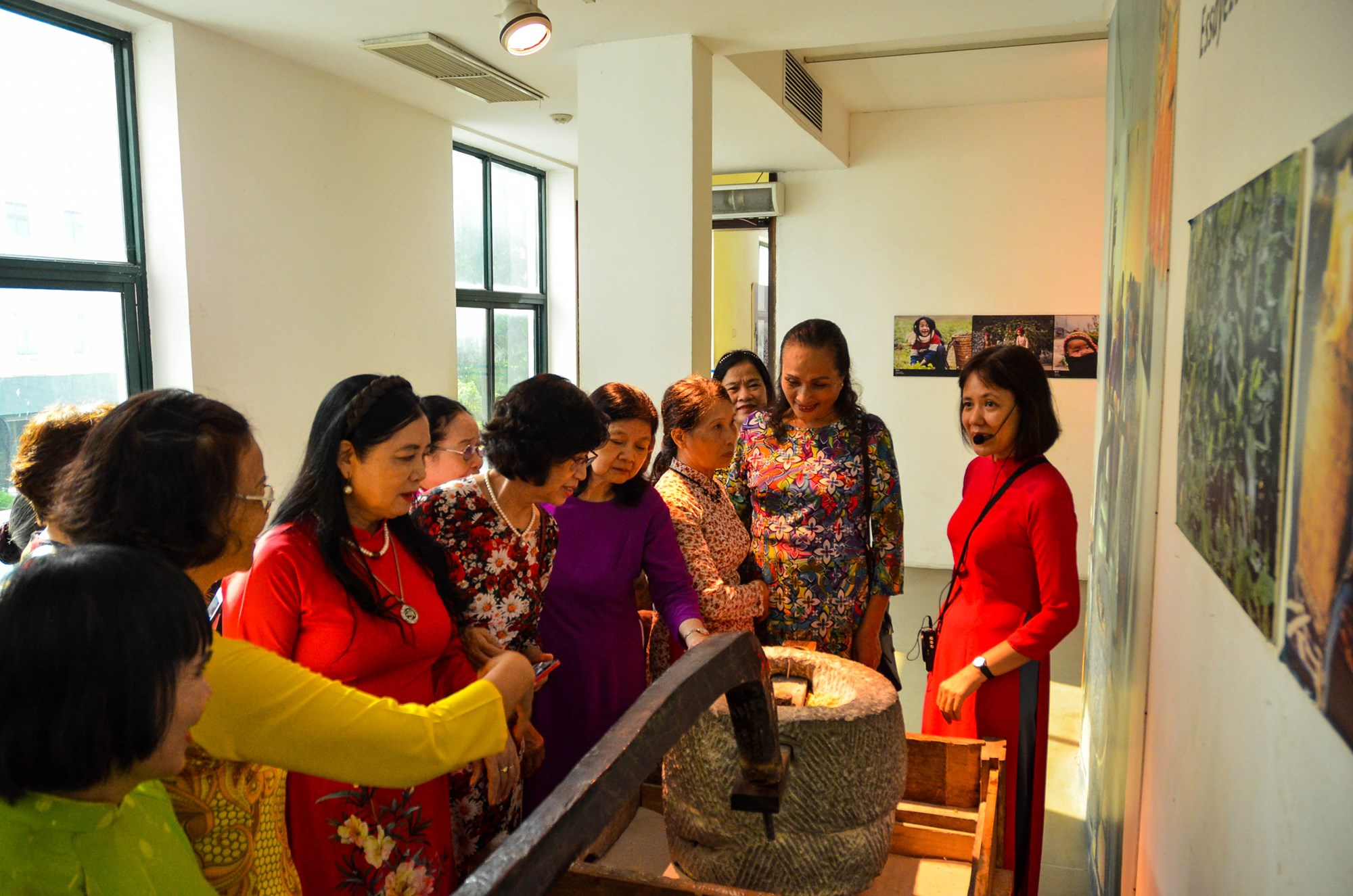 Câu lạc bộ Phụ nữ Thủ đô tổ chức tham quan Bảo tàng phụ nữ Việt Nam - ảnh 3