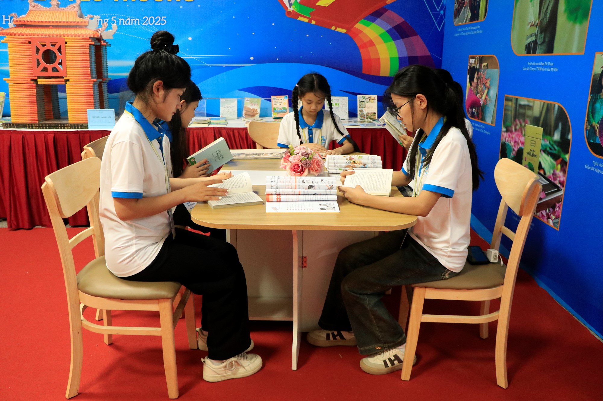 Biểu dương 200 gia đình Thủ đô tiêu biểu “5 không, 3 sạch” và con mồ côi học giỏi - ảnh 8
