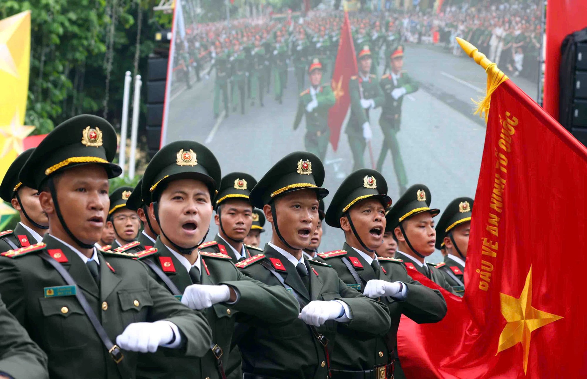 Công an Hà Nội lan tỏa khát vọng cống hiến, vì Thủ đô bình yên - ảnh 9