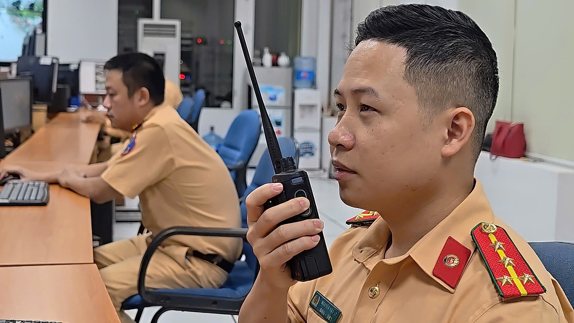 Chiến sĩ Công an Thủ đô để lại dấu ấn đẹp trong lòng nhân dân và du khách quốc tế - ảnh 16