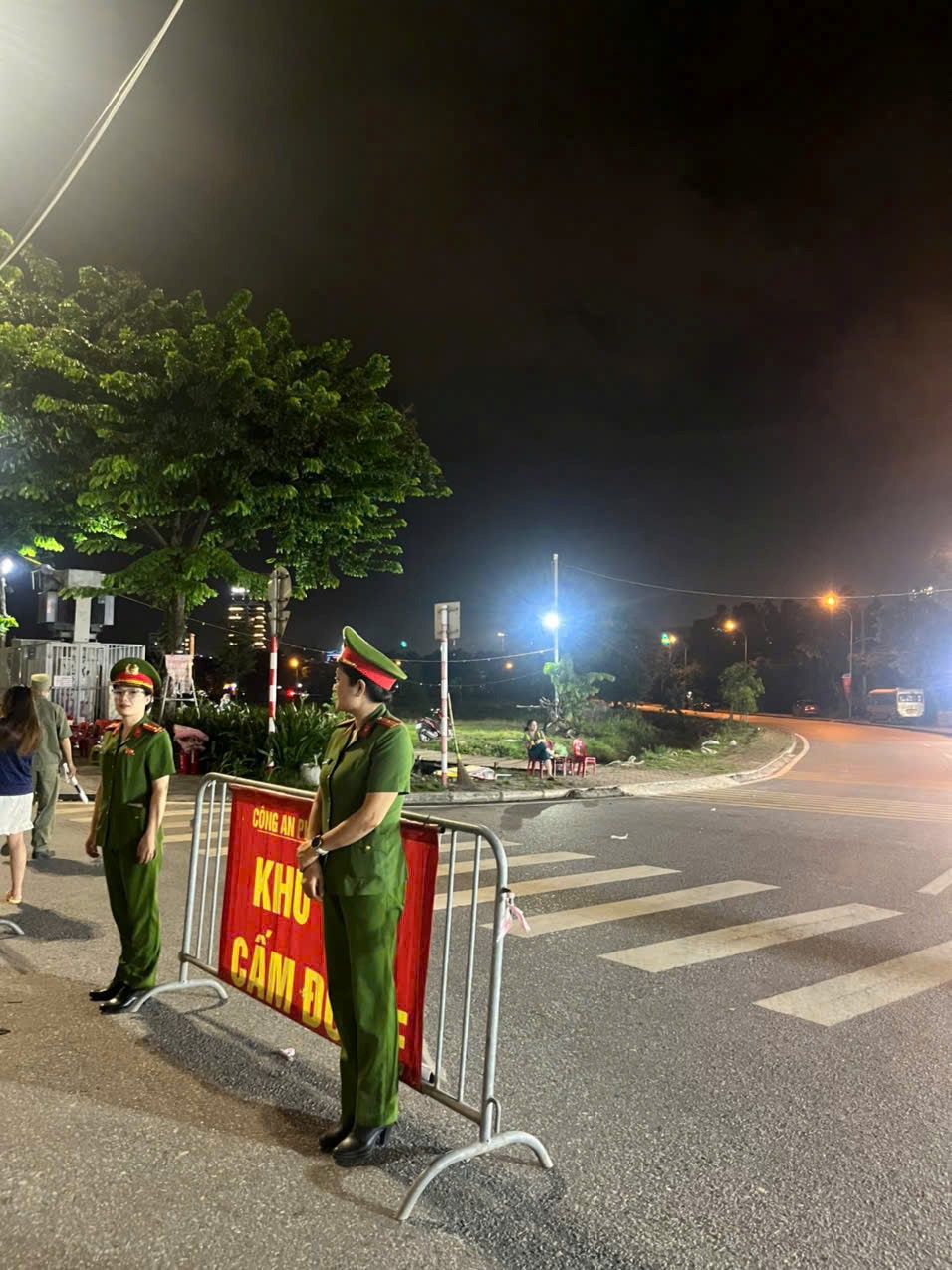 Hình ảnh đẹp của phụ nữ Công an Thủ đô trong Lễ diễu binh, diễu hành A80 - ảnh 6