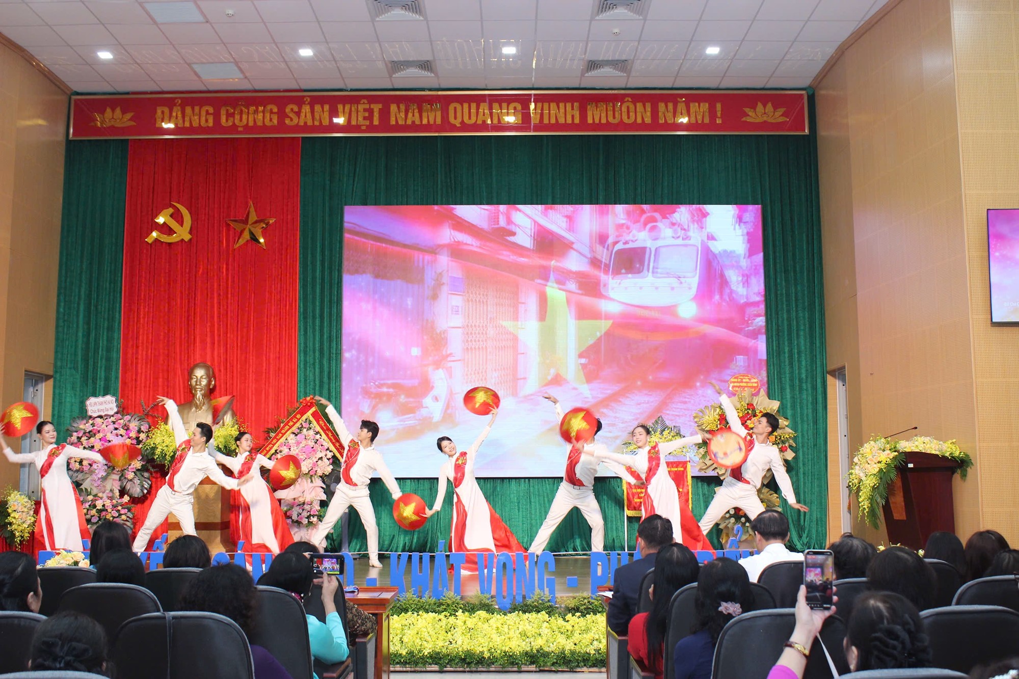 Phụ nữ phường Xuân Đỉnh chung tay xây dựng phường trở thành đô thị thông minh – kiểu mẫu của Thủ đô - ảnh 4