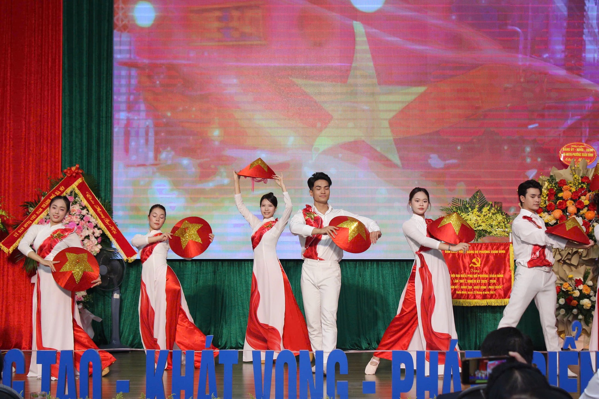 Phụ nữ phường Xuân Đỉnh chung tay xây dựng phường trở thành đô thị thông minh – kiểu mẫu của Thủ đô - ảnh 6