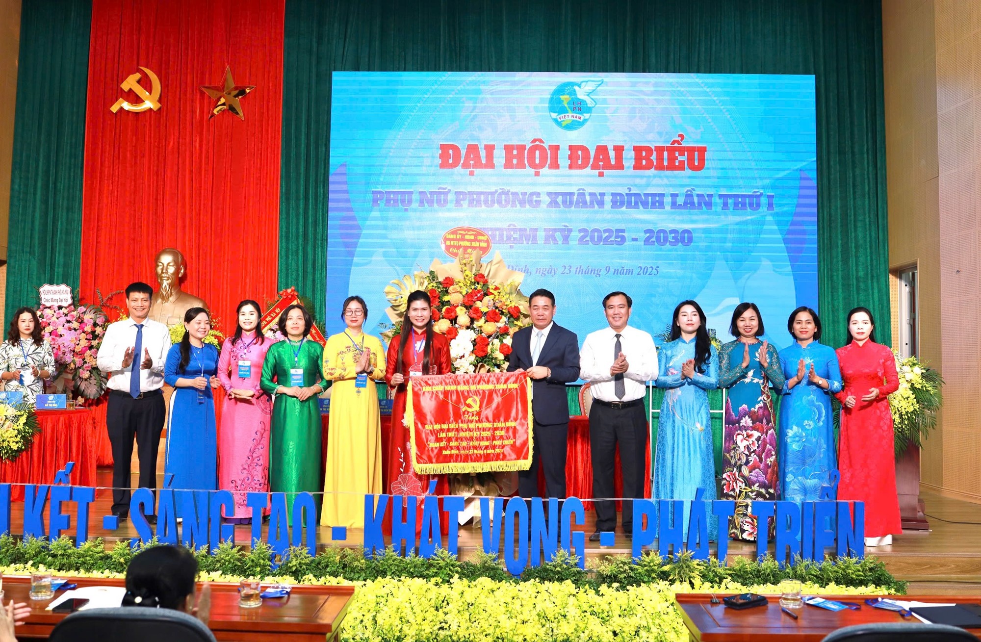Phụ nữ phường Xuân Đỉnh chung tay xây dựng phường trở thành đô thị thông minh – kiểu mẫu của Thủ đô - ảnh 11