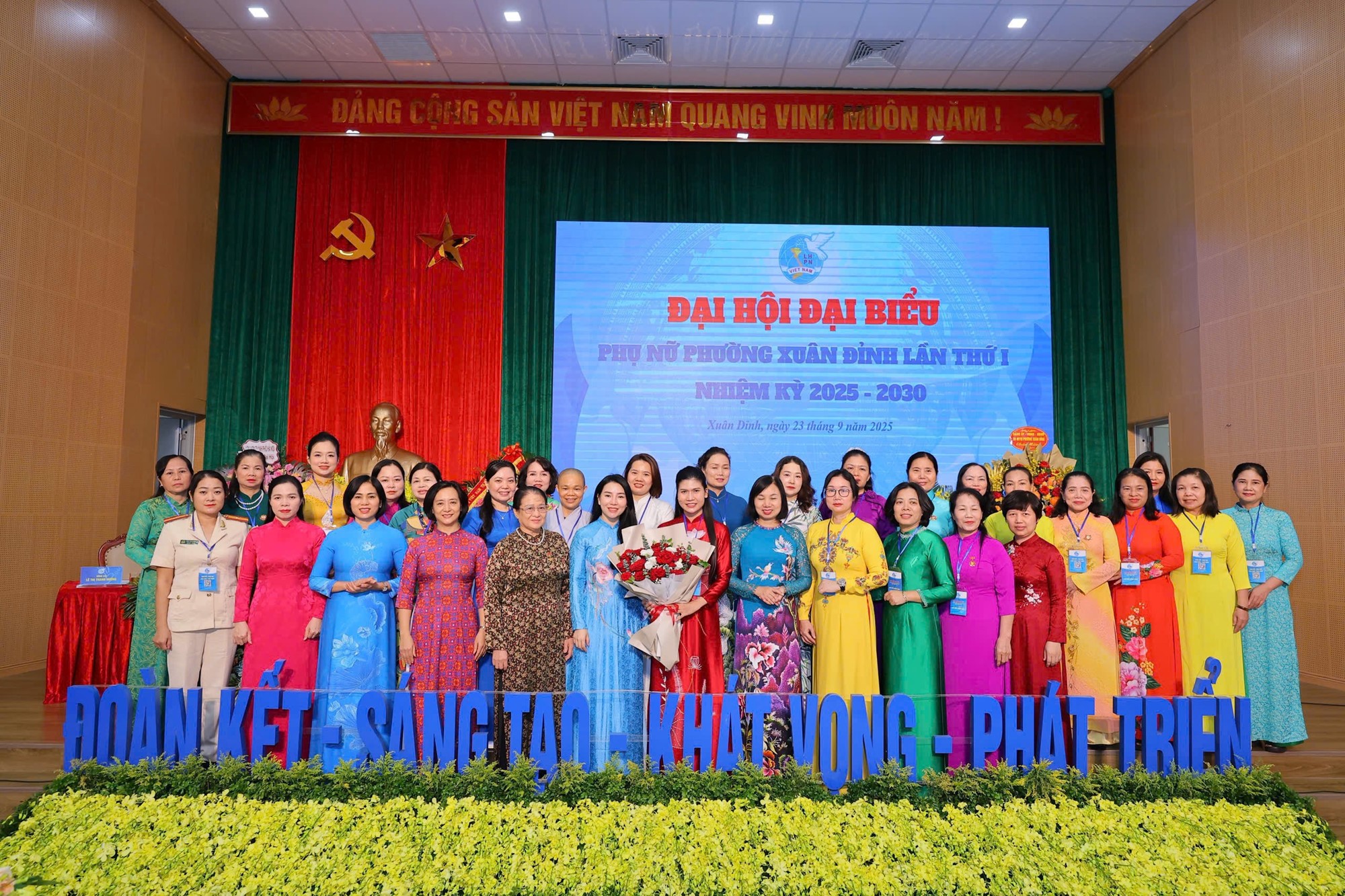 Phụ nữ phường Xuân Đỉnh chung tay xây dựng phường trở thành đô thị thông minh – kiểu mẫu của Thủ đô - ảnh 12