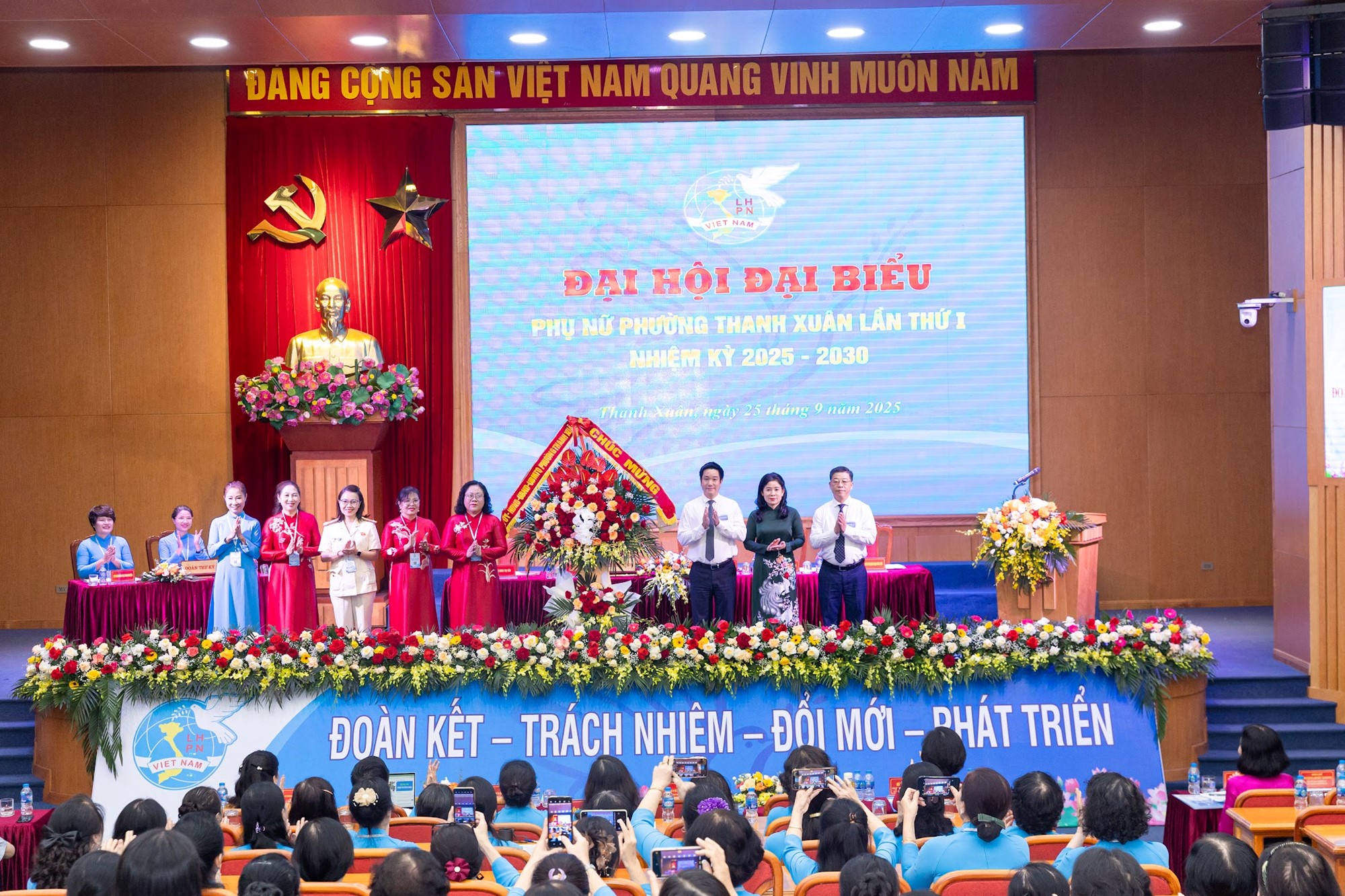 Phụ nữ Thanh Xuân thanh lịch, trí tuệ, sáng tạo, bản lĩnh - ảnh 3
